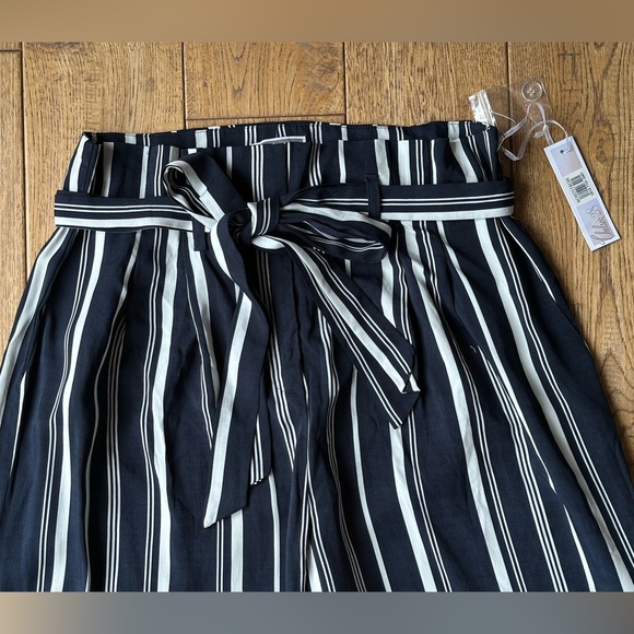 NEW Chelsea28 Navy Sapphire Sophia Stripe Wide Leg Pants size 8 - Picture 6 of 12